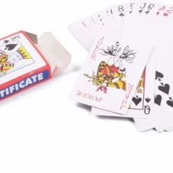 Benson Speelkaarten - Plastic Coating - 8.5 X 5.5 Cm - 54 Delig -Kinderspellen Verkoopwinkel 550x317 1