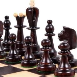 Chess The Game - Elegant Schaakspel - Middelgroot Donkerbruin Schaakbord Incl. Elegante Schaakstukken - Inklapbaar 9 Chess The Game - Elegant Schaakspel - Middelgroot Donkerbruin Schaakbord Incl. Elegante Schaakstukken - Inklapbaar -Kinderspellen Verkoopwinkel 550x342 1