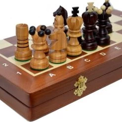 Chess The Game - Vintage Schaakspel - Klassiek Schaakbord Met Kersenhouten Schaakstukken - Eyecatcher! 17 Chess The Game - Vintage Schaakspel - Klassiek Schaakbord Met Kersenhouten Schaakstukken - Eyecatcher! -Kinderspellen Verkoopwinkel 550x361 1