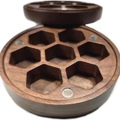 Aesteon Dungeons And Dragons D&D Houten Dice Box | Premium Opbergdoosje | Walnut Wood | Voor Set Van 7 | DnD | High Quality