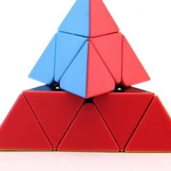 Merkloos Pyramid Cube - Piramide Vorm - Breinbreker - Driehoek Kubus 9.5CM -Kinderspellen Verkoopwinkel 550x648 1