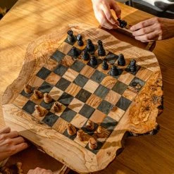 Schaakset Olijfolie & Honing Met Laden - Schaakspel - Schaakstukken - Schaakbord - Schaken - Bordspel - Handgemaakt - Cadeau - Kado - Hout - Zwart - Volwassenen & Kinderen - 55 X 55 X 10 Cm -Kinderspellen Verkoopwinkel 550x823 4