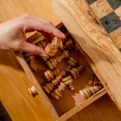 Schaakset Olijfolie & Honing Met Laden - Schaakspel - Schaakstukken - Schaakbord - Schaken - Bordspel - Handgemaakt - Cadeau - Kado - Hout - Zwart - Volwassenen & Kinderen - 55 X 55 X 10 Cm -Kinderspellen Verkoopwinkel 550x823 6